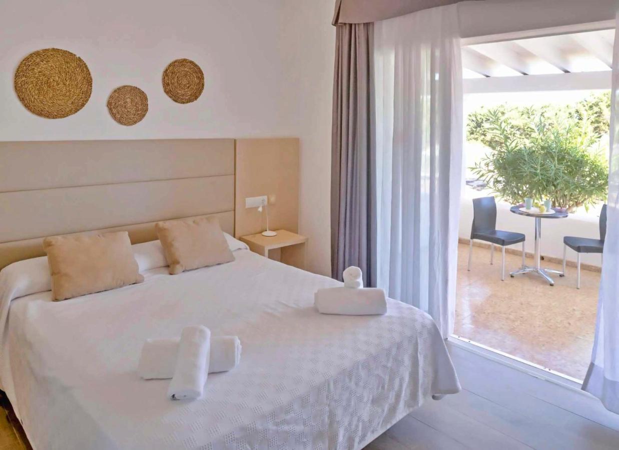 Roquetes Bungalows - Formentera Break Es Pujols Exteriör bild